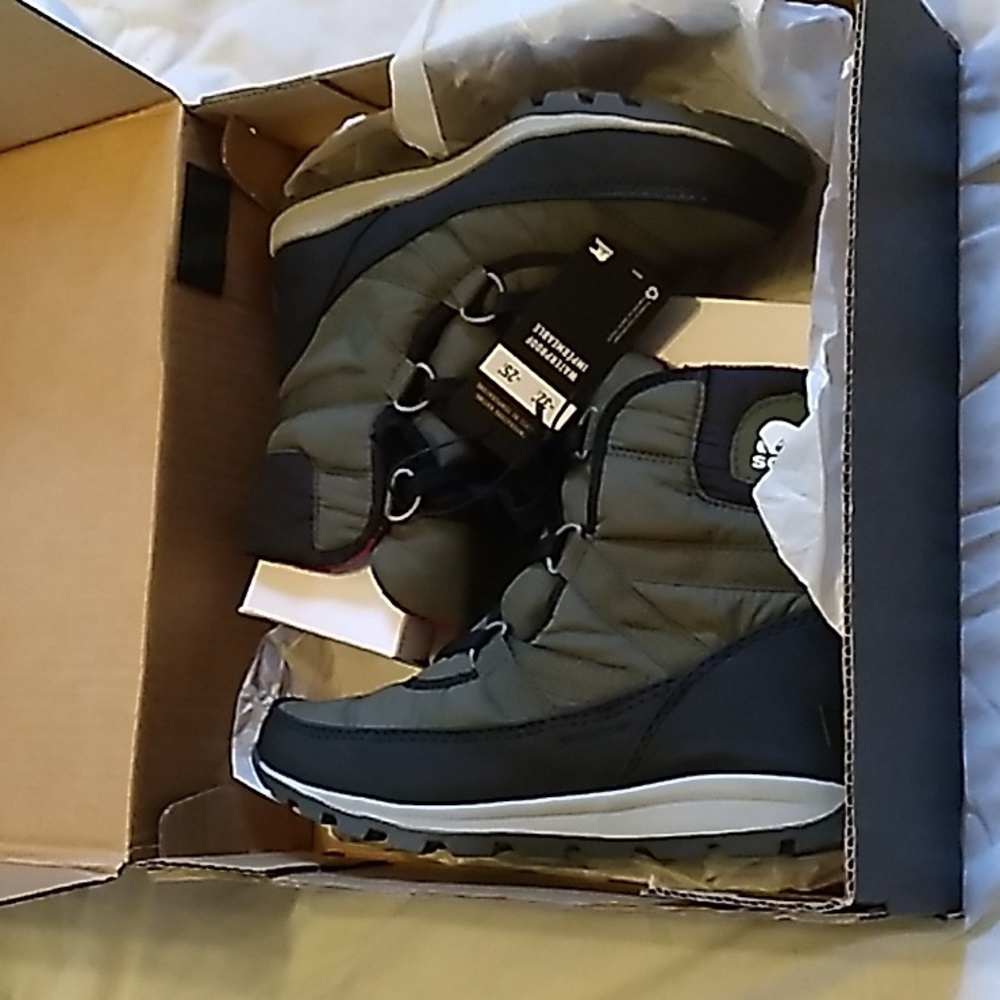 NIB Women's Sorel Whitney Short Lace Green boots size 6 - Picture 10 of 11